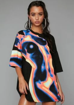 Poster Grl Perfect Form Graphic Tee Tops