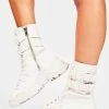 Poster Grl Ecru Hollywood Hiker Combat Boots