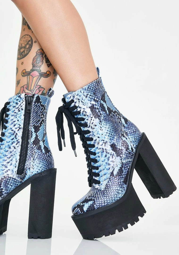 Poster Grl Bossy Bloodline Platform Boots 3 Poster Grl Bossy Bloodline Platform Boots