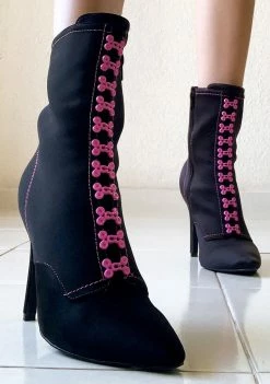 Poster Grl On The Floor Stiletto Boots