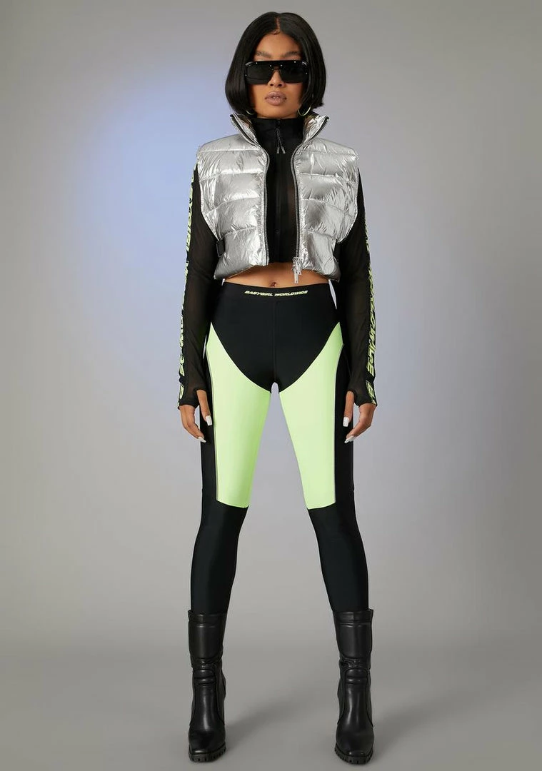 Poster Grl Ski Lift Baddie Puffer Vest 5 Poster Grl Ski Lift Baddie Puffer Vest