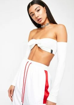 Poster Grl Boo I'm International Bish Crop Top Tops