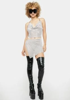 Poster Grl Cold To The Core Halter Top