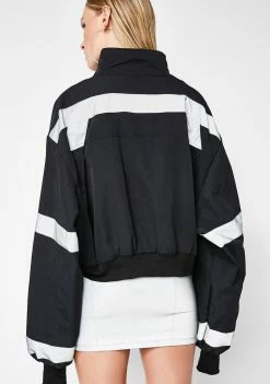 Poster Grl Outerwear Dark All Eyes On Me Cropped Jacket