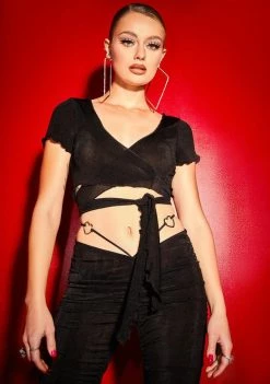 Poster Grl Tops Wine N Dine Fine Tie Front Crop Top