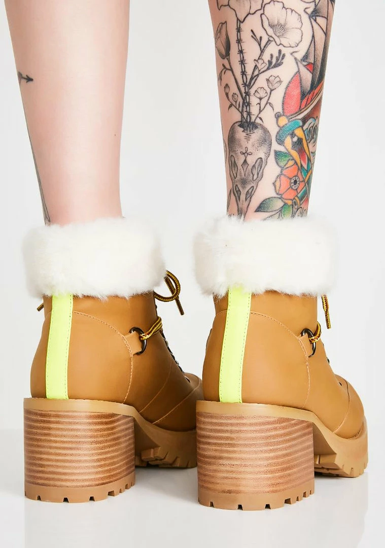 Poster Grl Trail Blazin' Hiking Boots Boots & Booties 6 Poster Grl Trail Blazin' Hiking Boots Boots & Booties