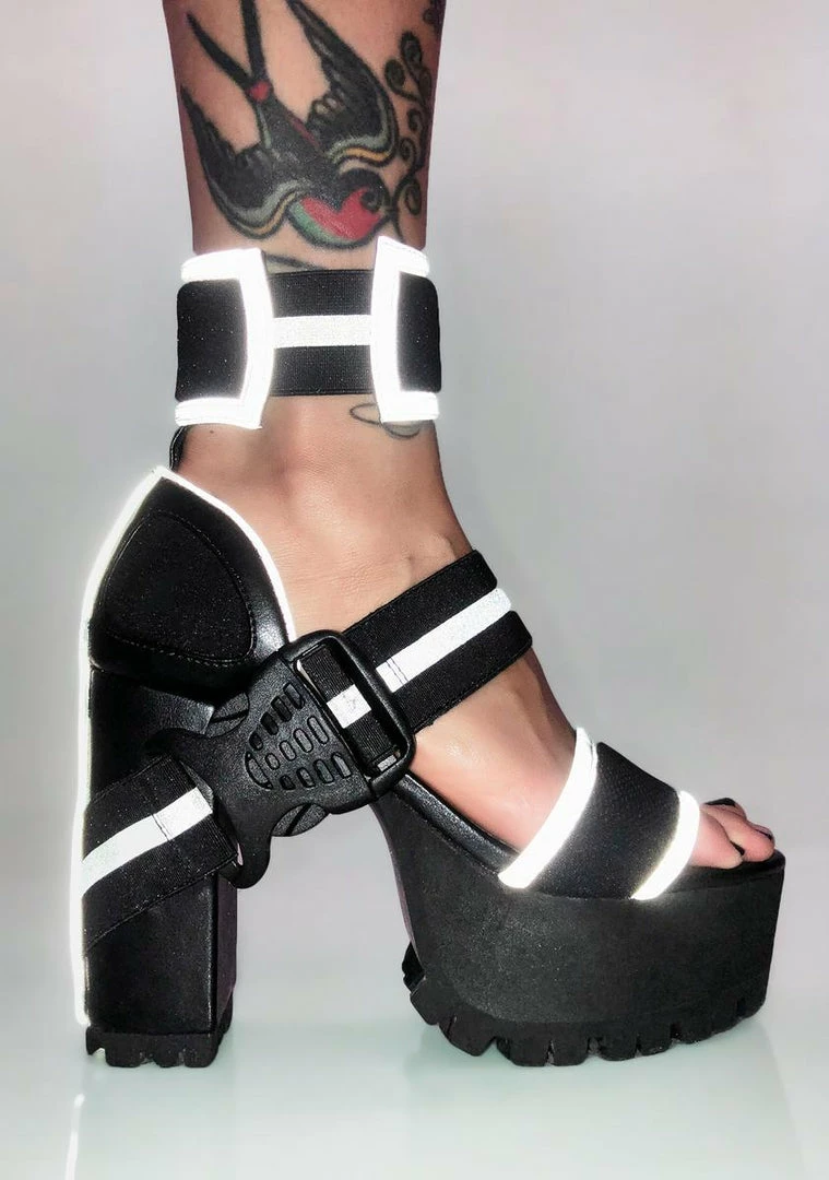 Poster Grl Stunt Habit Reflective Heels 3 Poster Grl Stunt Habit Reflective Heels