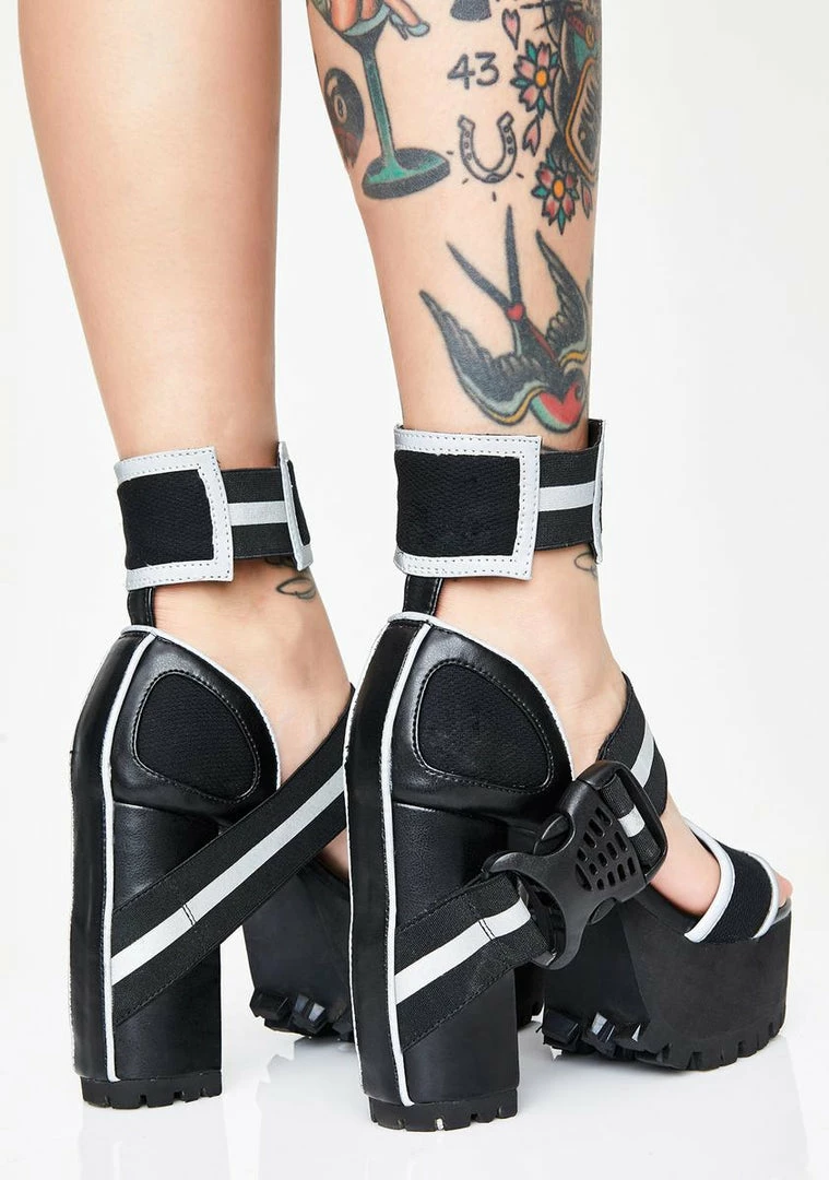 Poster Grl Stunt Habit Reflective Heels 6 Poster Grl Stunt Habit Reflective Heels