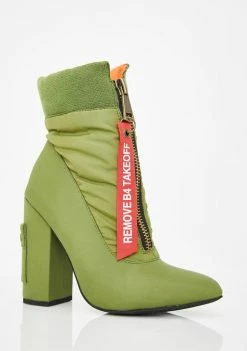 Poster Grl Heels Catching Flights Heeled Boots