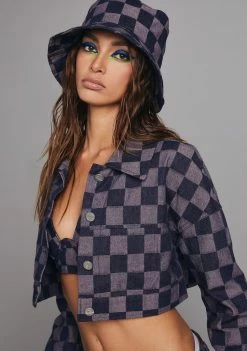 Poster Grl Chase Nobody Checkered Jacket