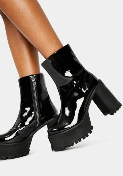 Poster Grl Strut The City Platform Boots