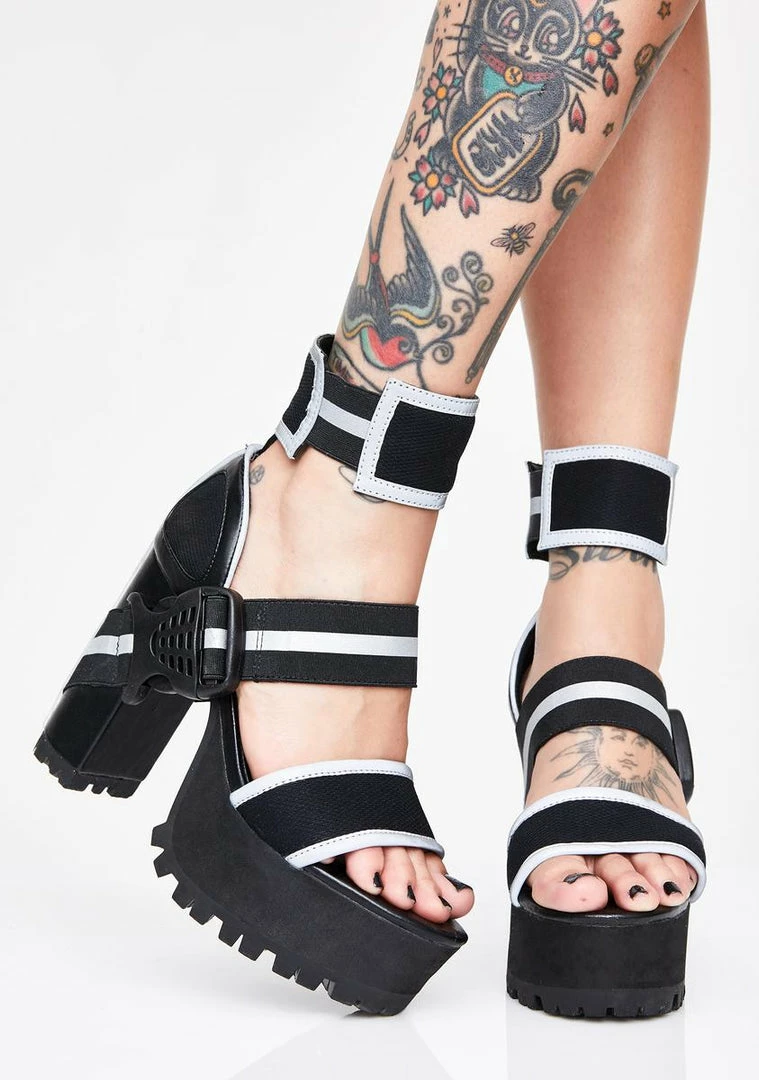 Poster Grl Stunt Habit Reflective Heels 4 Poster Grl Stunt Habit Reflective Heels