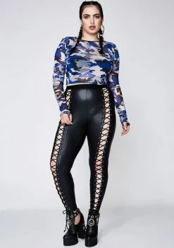 Poster Grl Stand Your Ground Camo Crop Top Tops