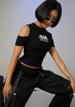 Poster Grl Viral Sensation Cut-Out Graphic Tee Tops